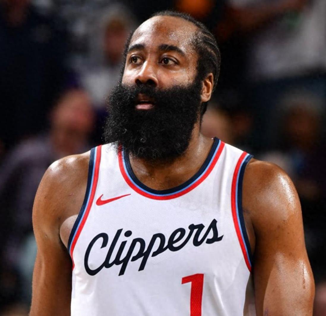 哈登重返赛场，重要助攻首场状态出色，切尔西观众沸腾！