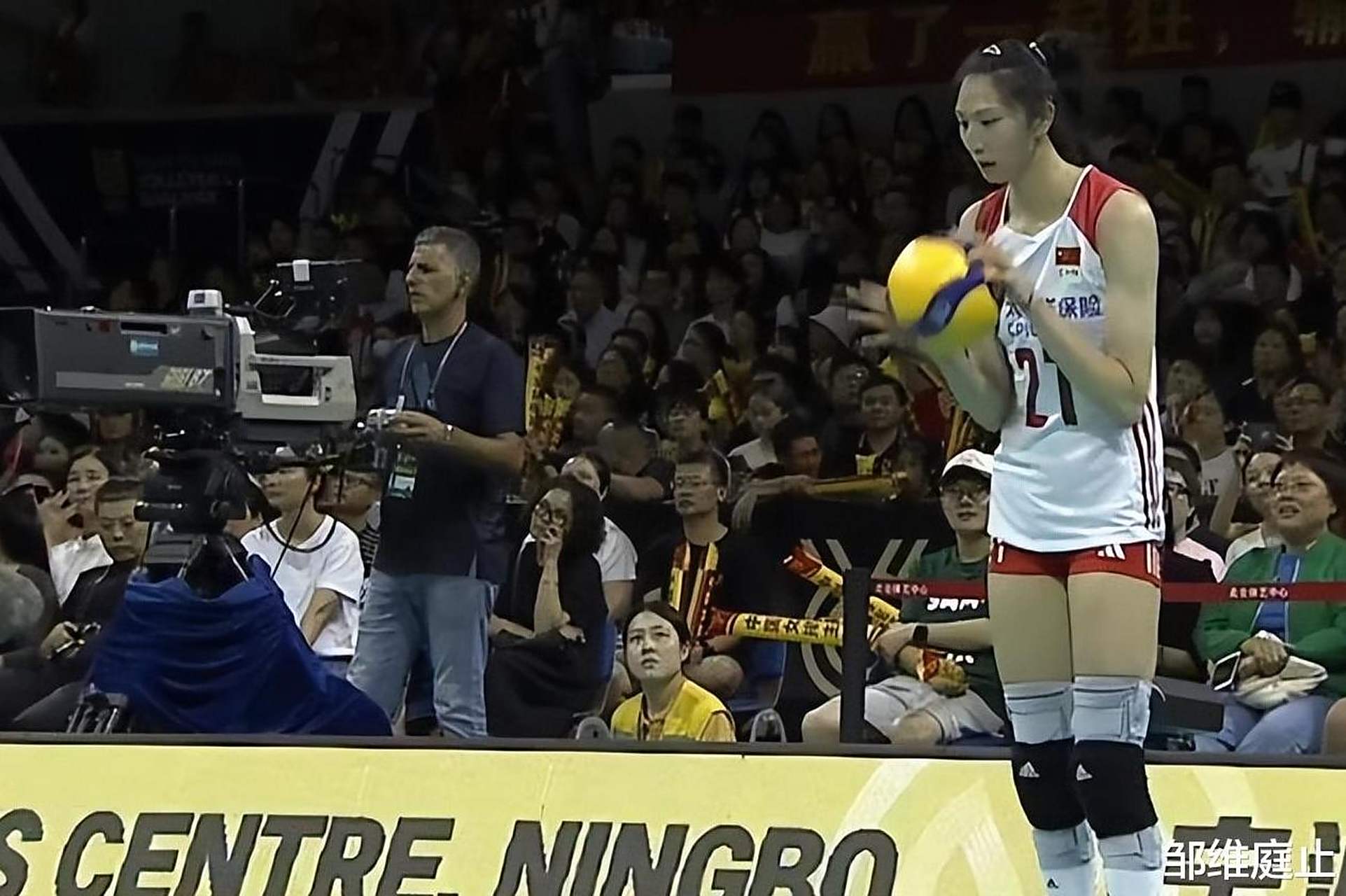 Ning在塞尔维亚队比赛中战术调整，刷新纪录引发热议！