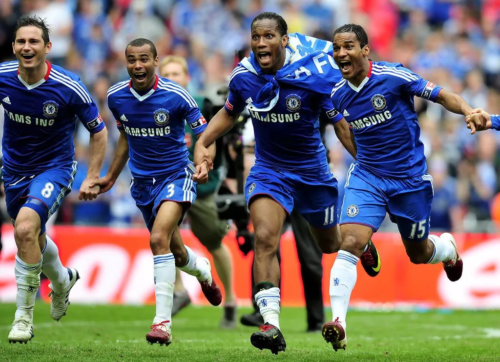 德罗巴重返赛场，重返赛场首场状态出色，TES观众沸腾！